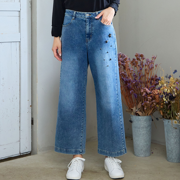 洗える・M～3Lサイズ】ビジューモチーフ付きデニムパンツ | レディース