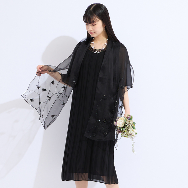 ソフトジョーゼット刺繍プリーツ加工ワンピース | レディース