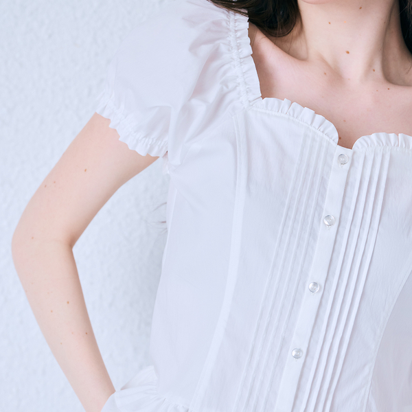 モデル美香着用】コルセット風ピンタックブラウス | レディース