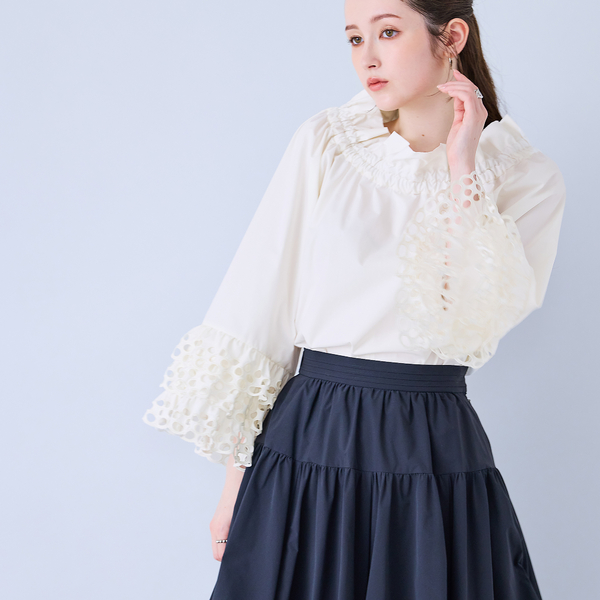 Unlogical Poem刺繍デザインのフレアブラウス 刺繍スリーブフレアブラウス | レディースファッション【JUNIOR Online