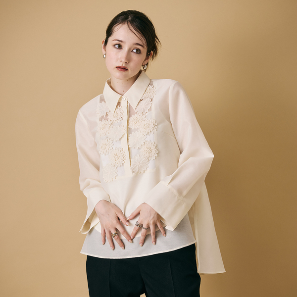 オーディア ミューズ（Audie a Muses）/立体フラワーモチーフ付きブラウス 立体フラワーモチーフ付きブラウス | レディースファッション【JUNIOR