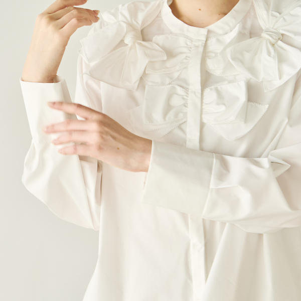 【タグ付】完売 オーディアミューズ M-StyleLuxeコラボ　リボンブラウス M-StyleLuxeコラボ】共生地リボンモチーフブラウス | レディース